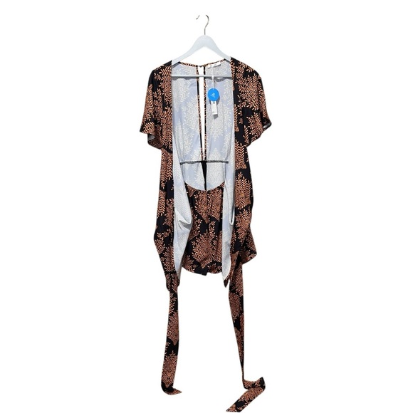 Cupshe Black and Orange Leaf Print Wrap Romper – Size Medium - Picture 5 of 6